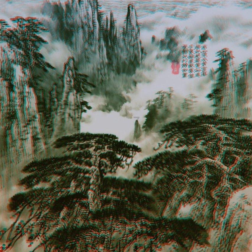 卢昱晓释出片场照，穿着军大衣，扎两个麻花辫，碎金阳光洒在脸上